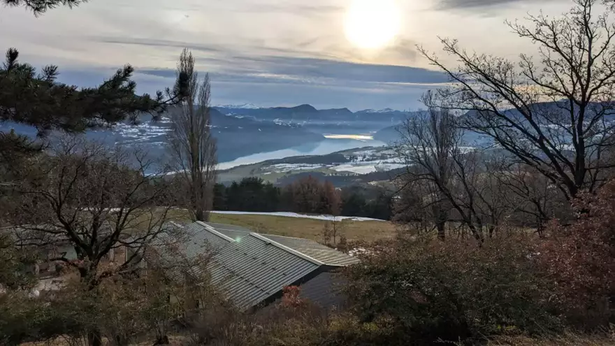 Lac de Serre-Ponçon depuis  VTF Savines