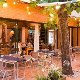 terrasse bar camping La Llosa Espagne