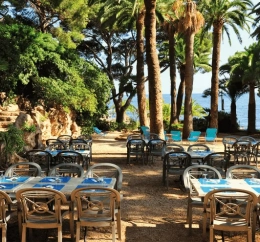 Terrasse du restaurant vue mer VTF Clairefont