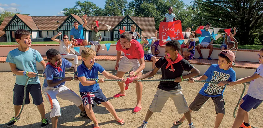 Maxi club 6 to 11 years old