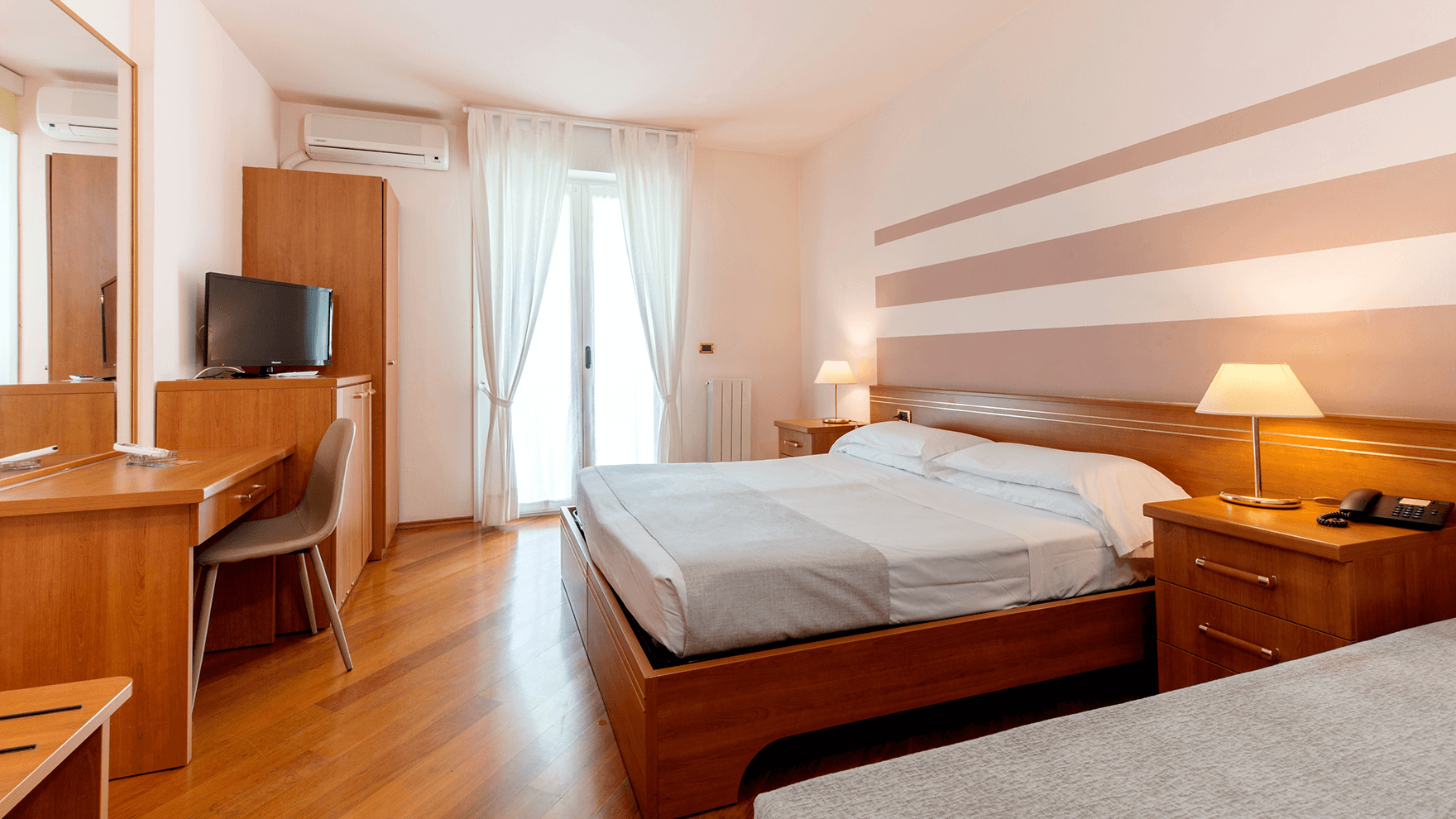 Chambre de 1 à 6 personnes à Loano