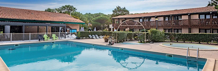 Piscine du village VTF La Forestière à Lacanau